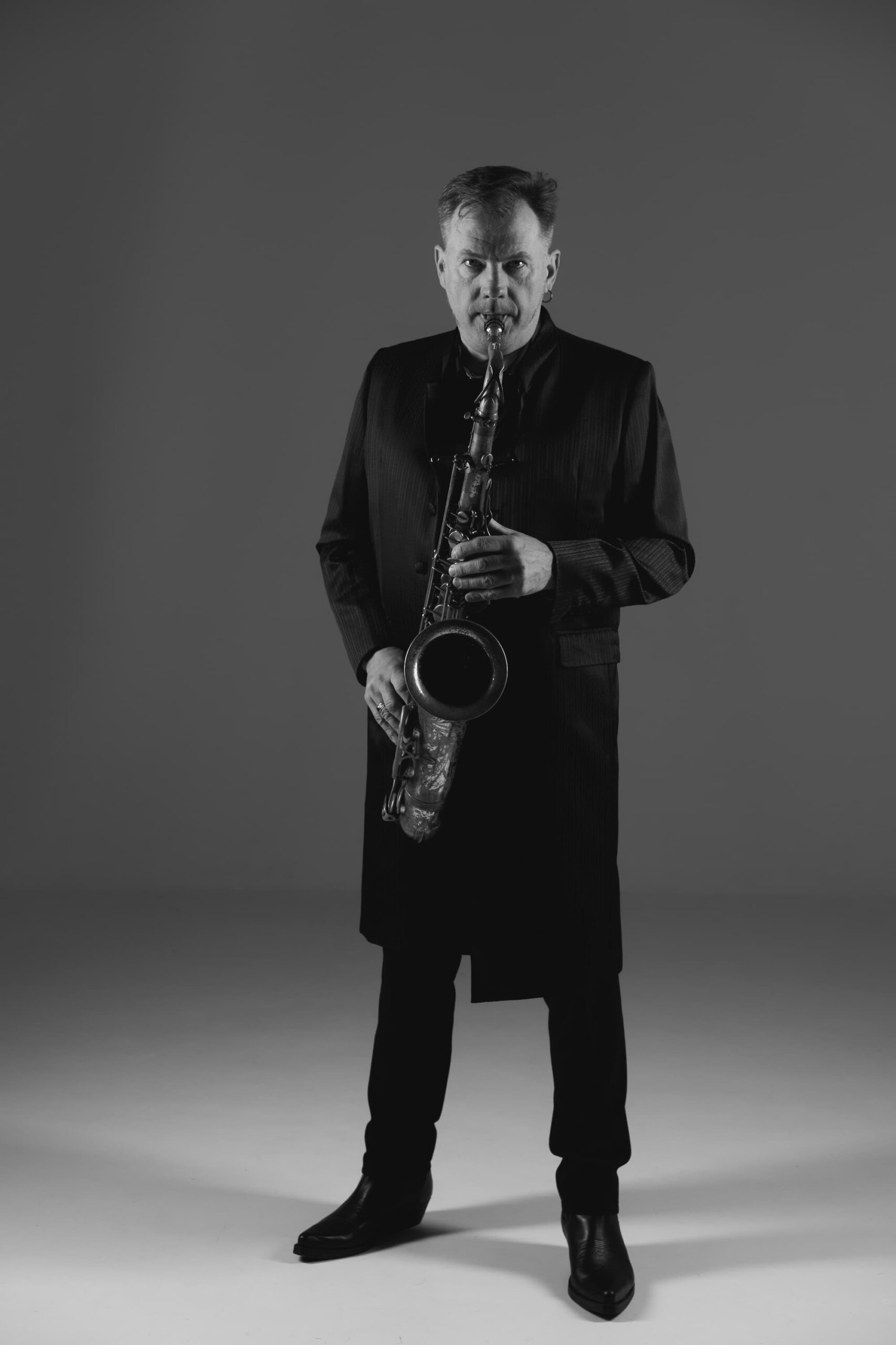 zintis-zvarts-saksofons-3 (1)